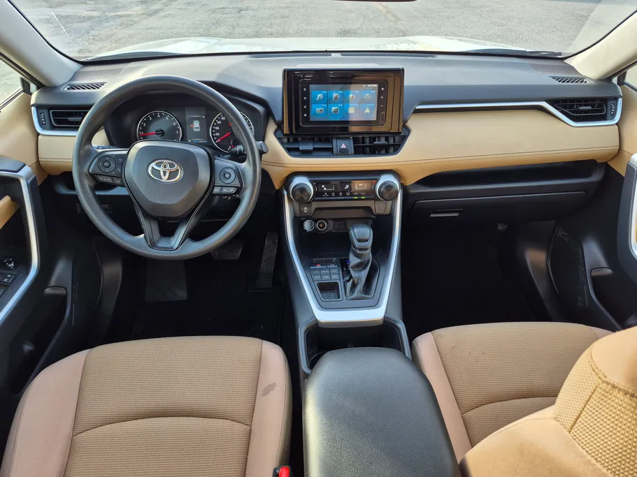 تويوتا راف فور LE 2022 