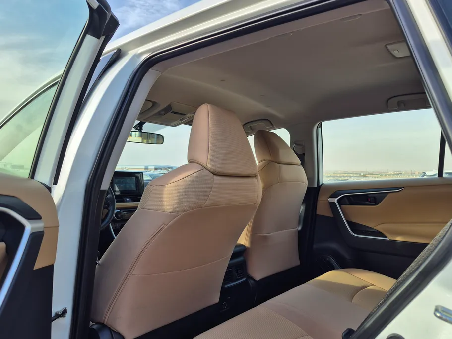 تويوتا راف فور LE 2022 