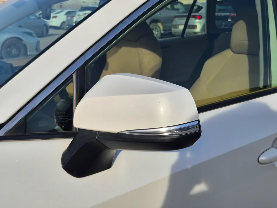 تويوتا راف فور LE 2022 