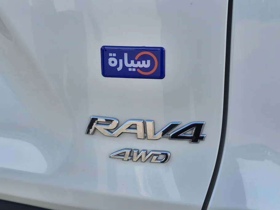 تويوتا راف فور LE 2022 