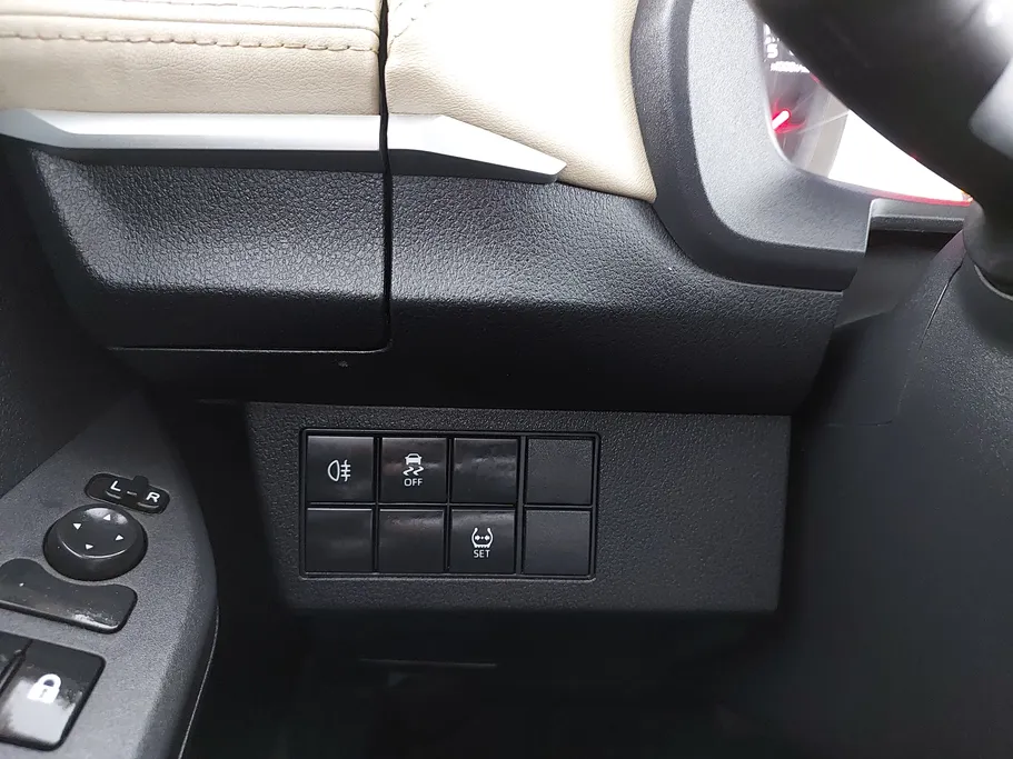 2024 تويوتا Yaris  Y 