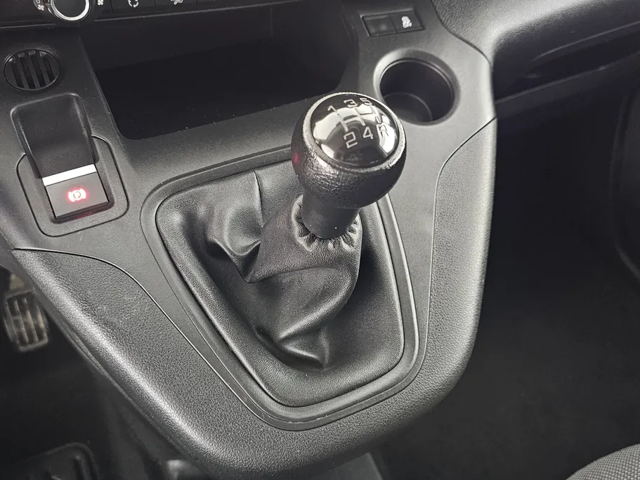 بيجو بارتنر Short van 2022 