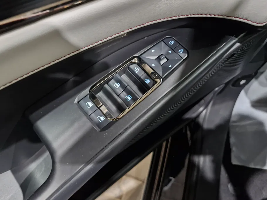 2023 Ford Taurus Trend 