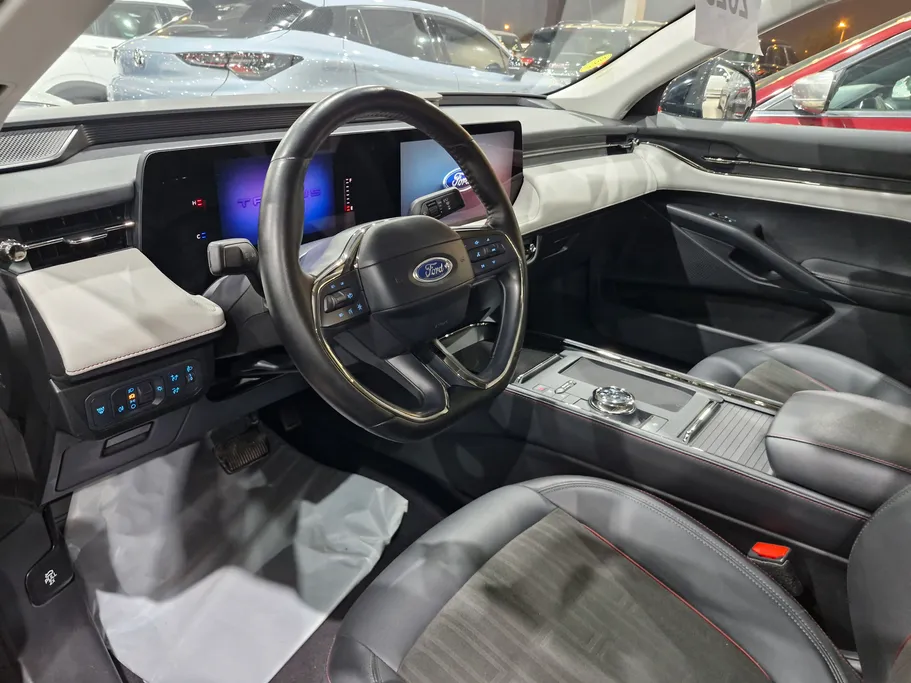 2023 Ford Taurus Trend 