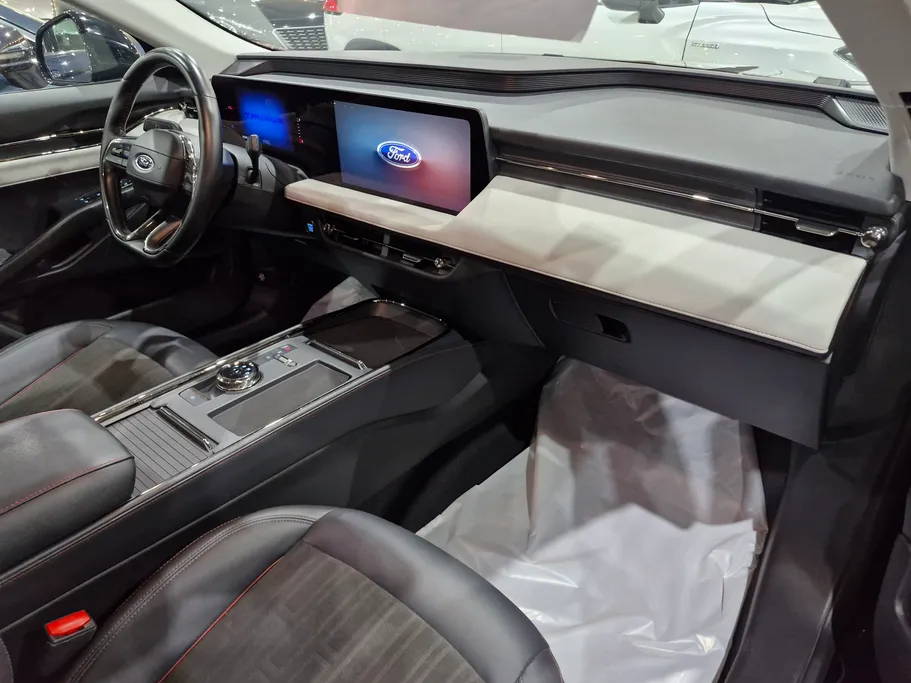 2023 Ford Taurus Trend 