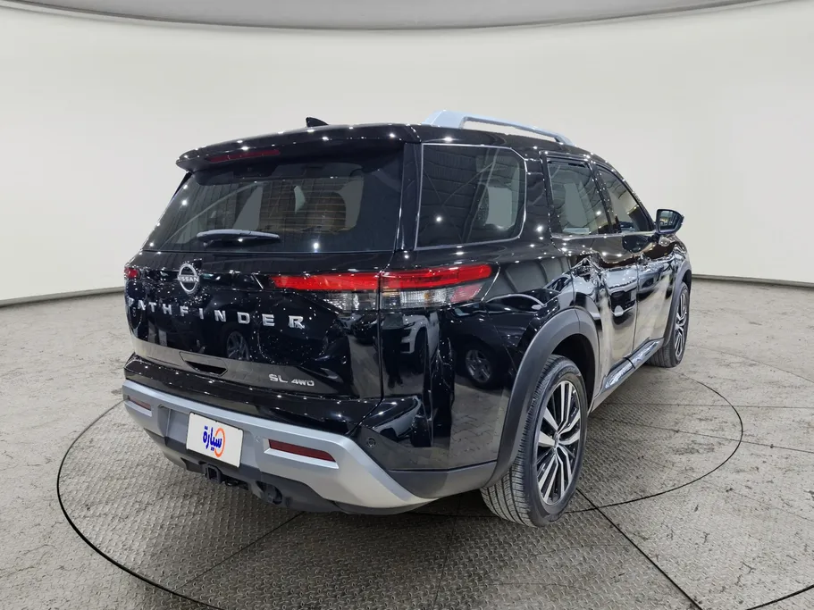 2023 Nissan Pathfinder SL 