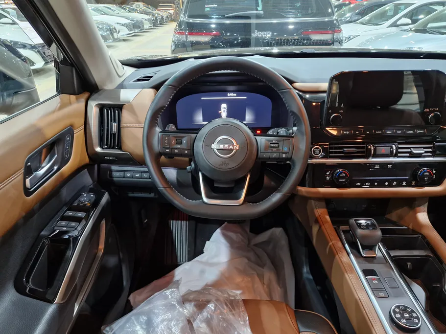 2023 Nissan Pathfinder SL 