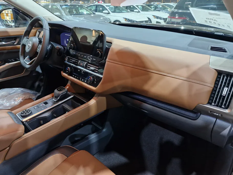 2023 Nissan Pathfinder SL 