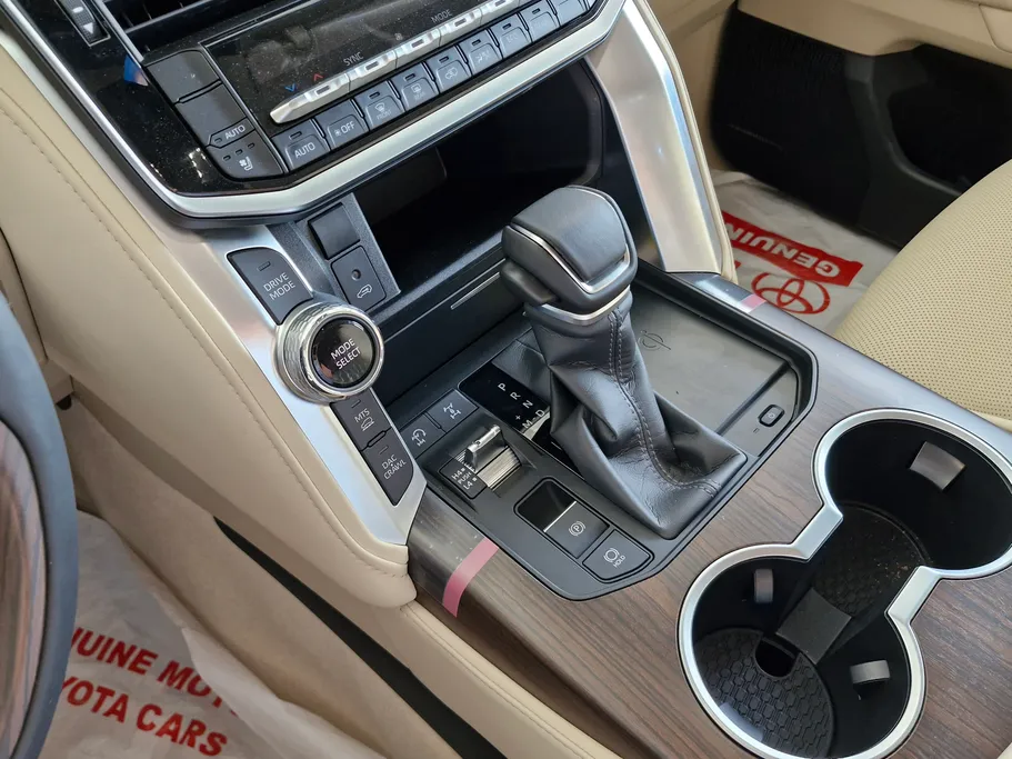 تويوتا لاندكروزر GXR 2026 