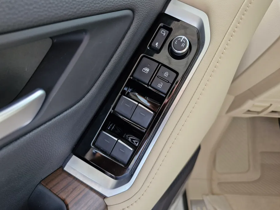 تويوتا لاندكروزر GXR 2026 