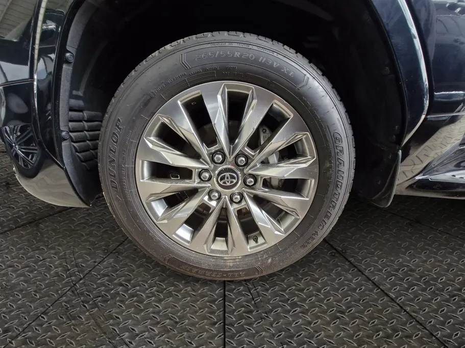 2024 Toyota Land Cruiser GXR 