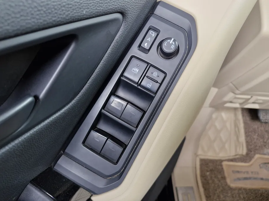 تويوتا لاندكروزر GXR 2024 