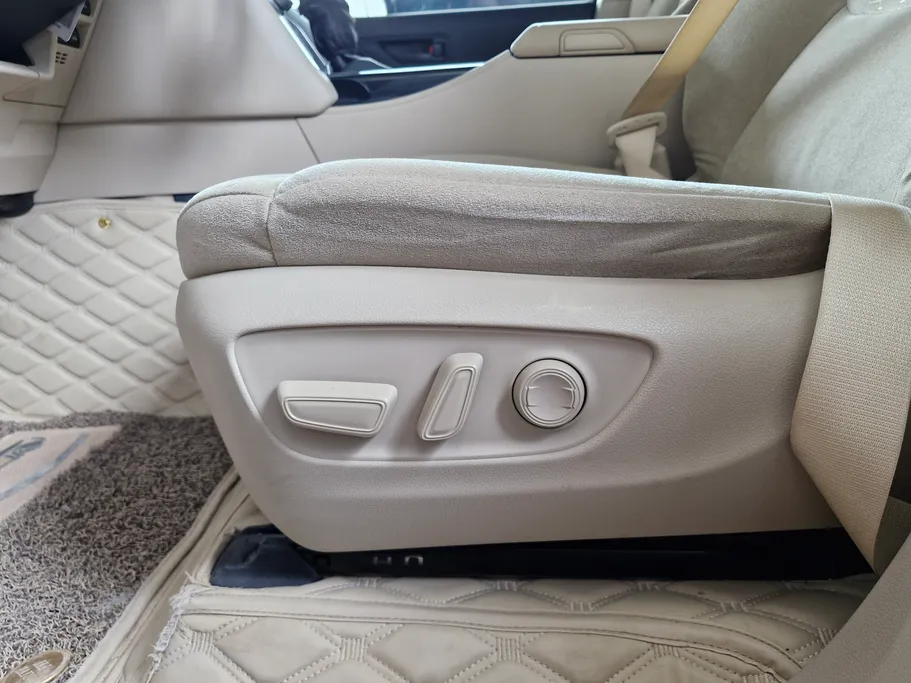 تويوتا لاندكروزر GXR 2024 