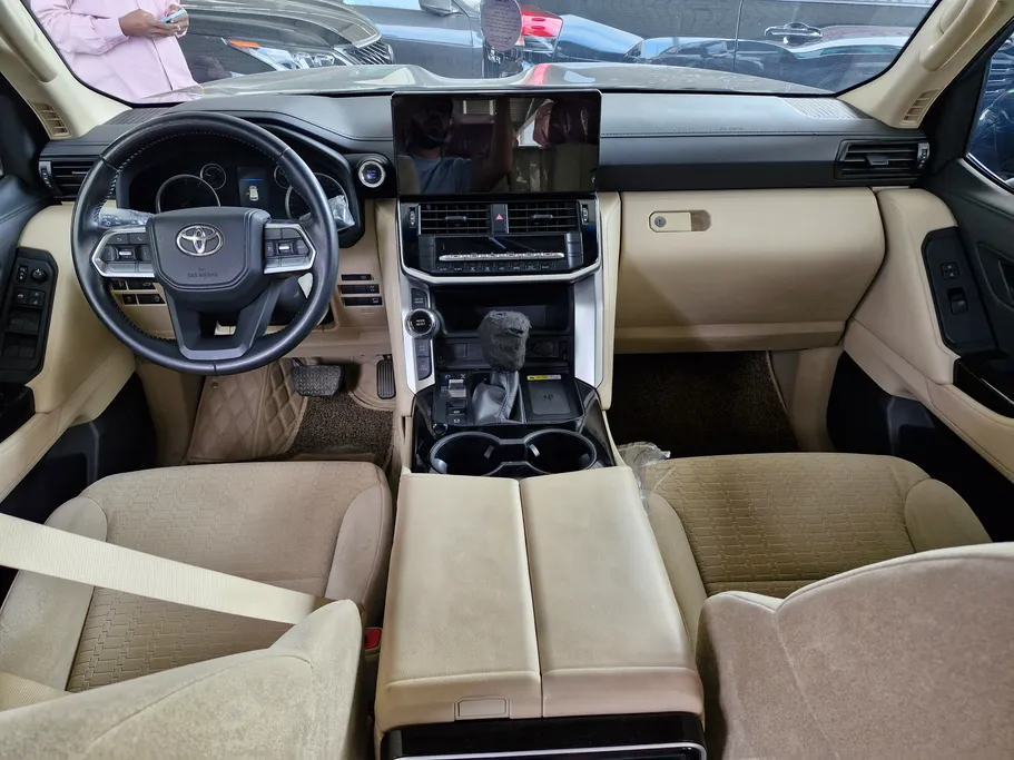 تويوتا لاندكروزر GXR 2024 