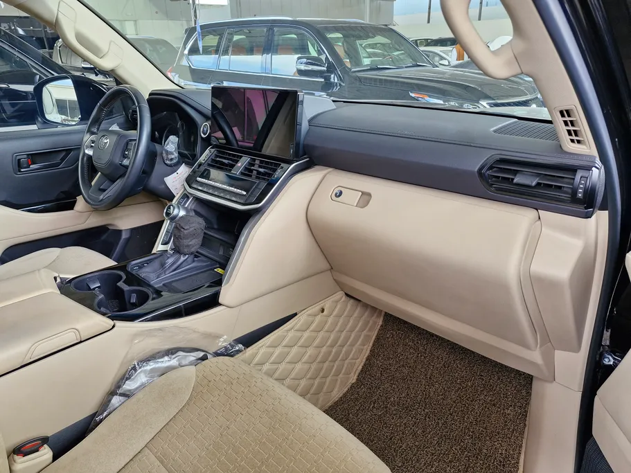 تويوتا لاندكروزر GXR 2024 