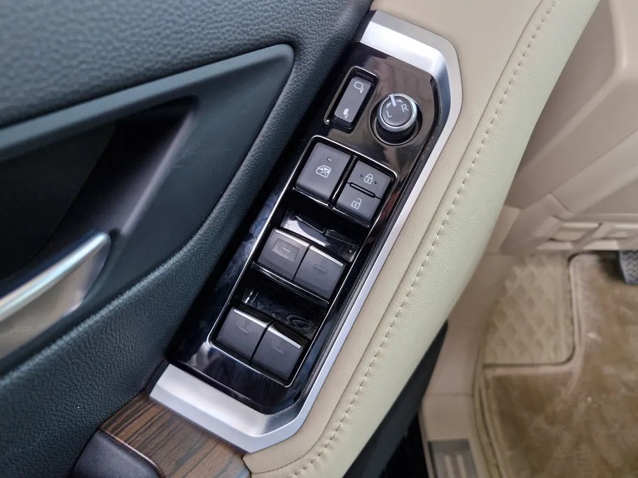 2025 Toyota Land Cruiser GXR L4 