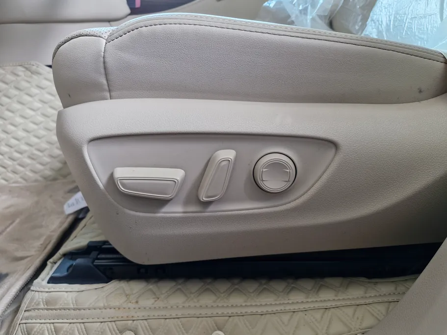 2025 Toyota Land Cruiser GXR L4 