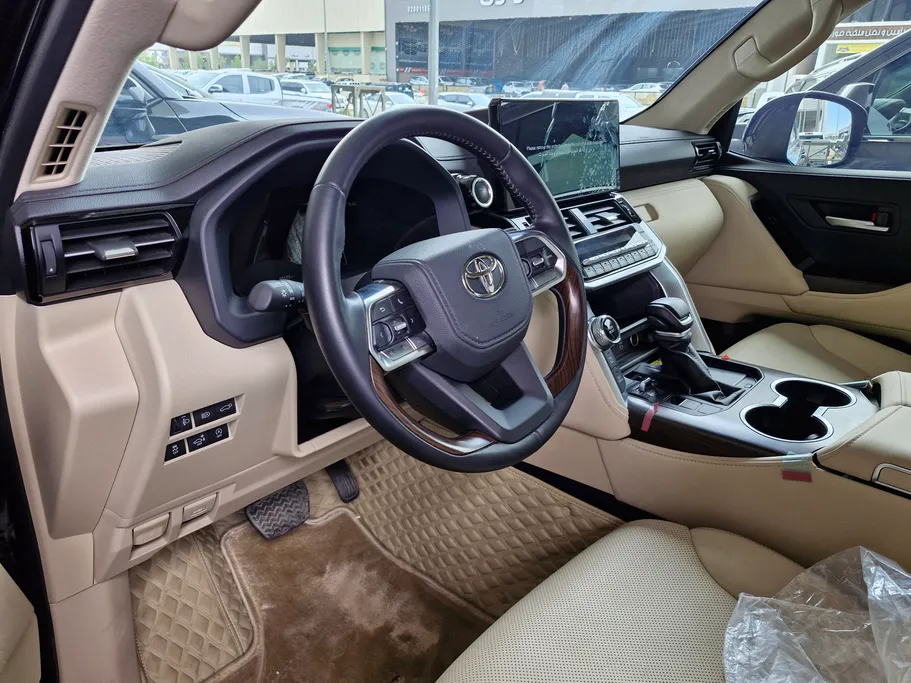 2025 Toyota Land Cruiser GXR L4 