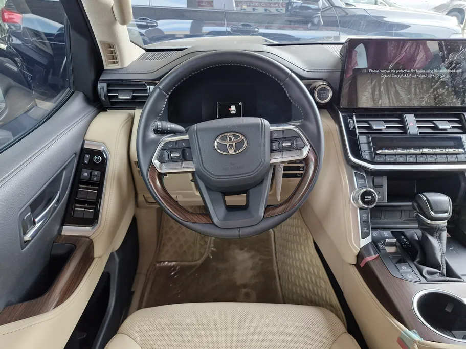2025 Toyota Land Cruiser GXR L4 