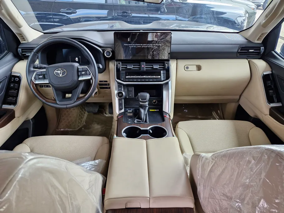 2025 Toyota Land Cruiser GXR L4 