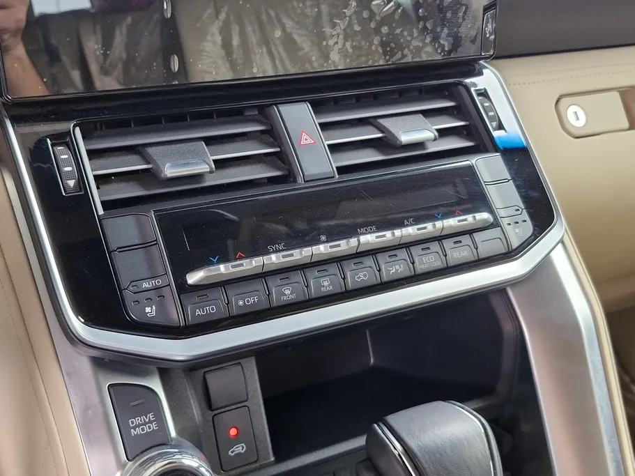 2025 Toyota Land Cruiser GXR L4 