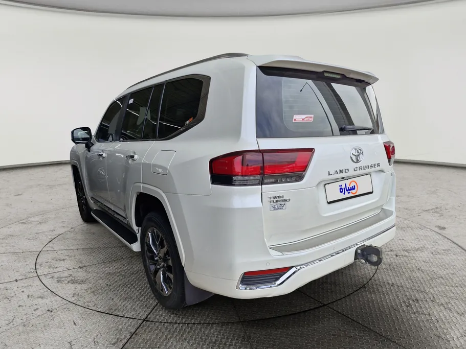 2023 Toyota Land Cruiser VX 