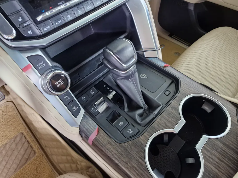 تويوتا لاندكروزر VX 2023 