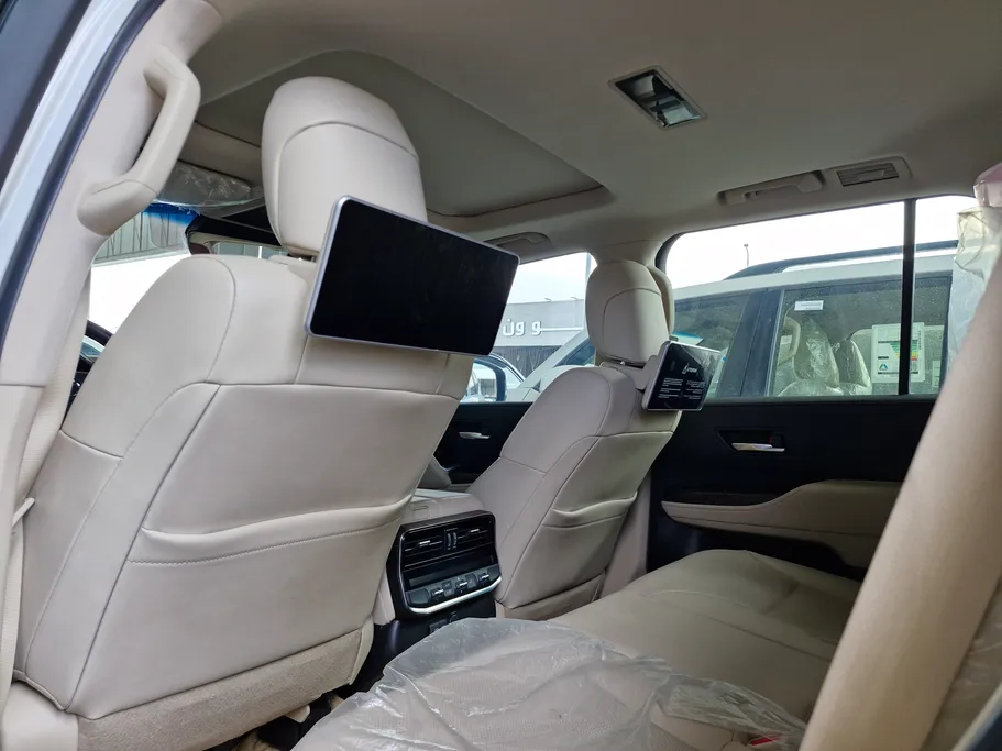 تويوتا لاندكروزر VX 2023 