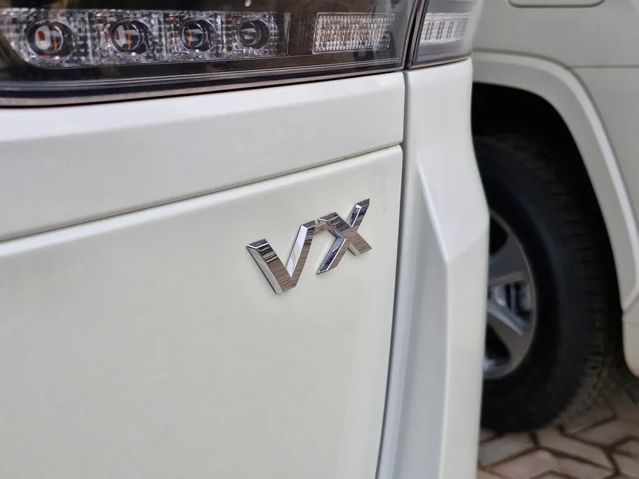 تويوتا لاندكروزر VX 2023 