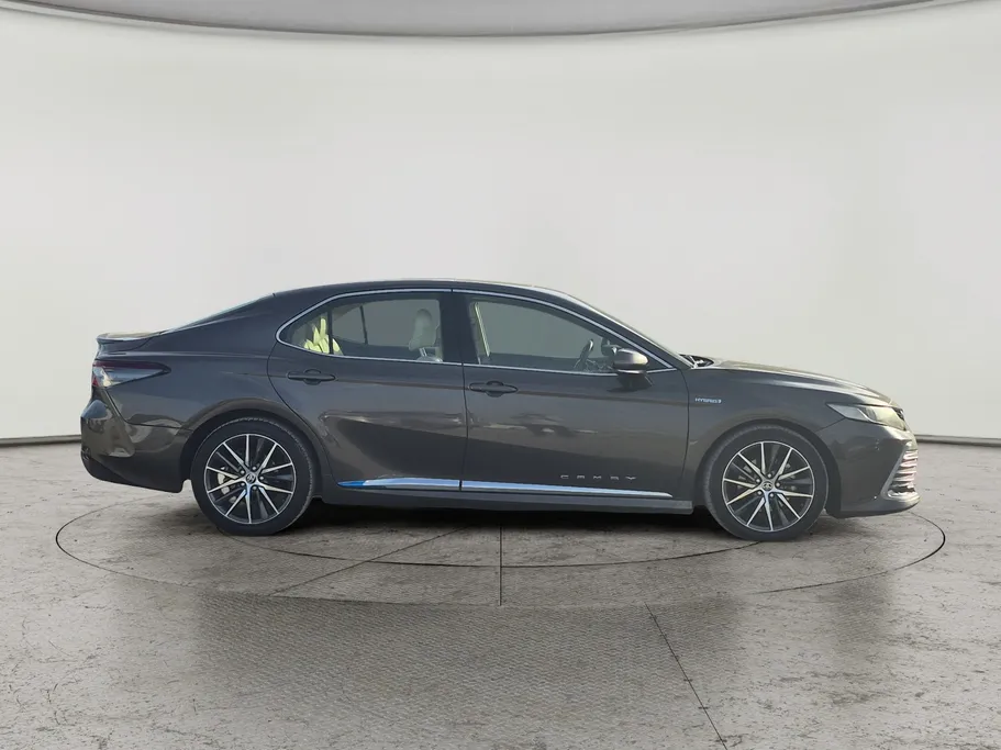 2022 Toyota Camry  GLEX 