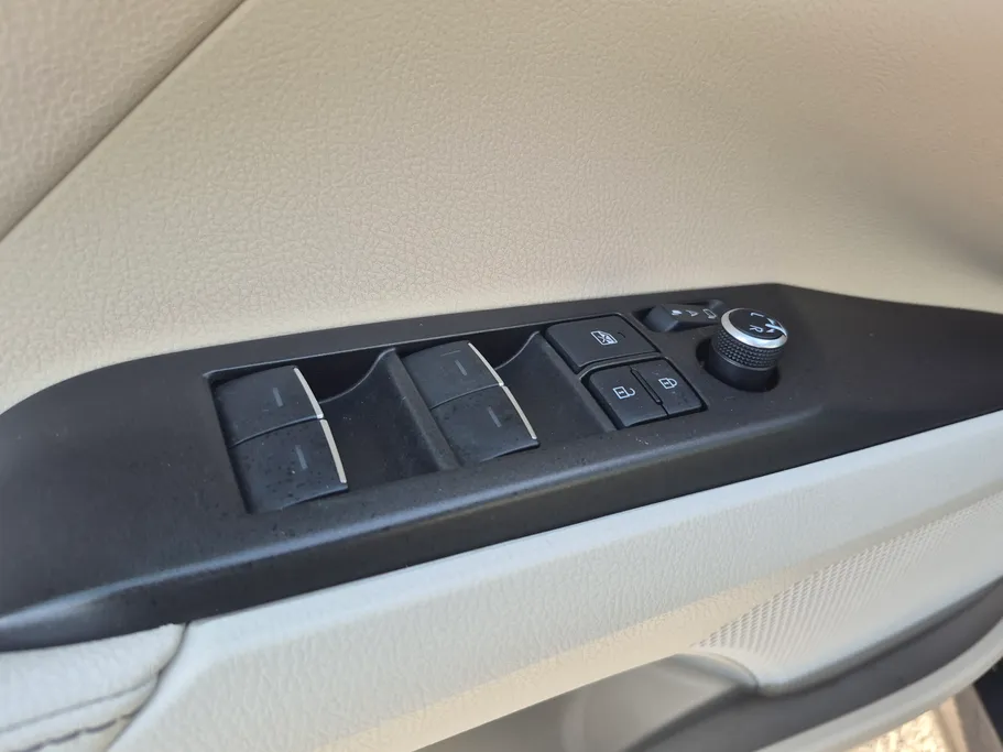 2022 Toyota Camry  GLEX 