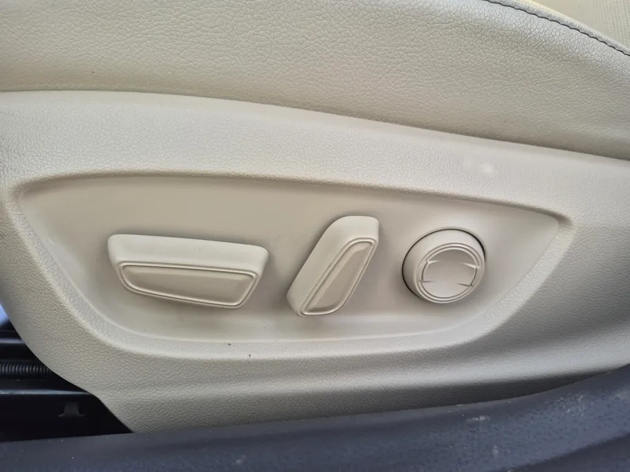 2022 Toyota Camry  GLEX 