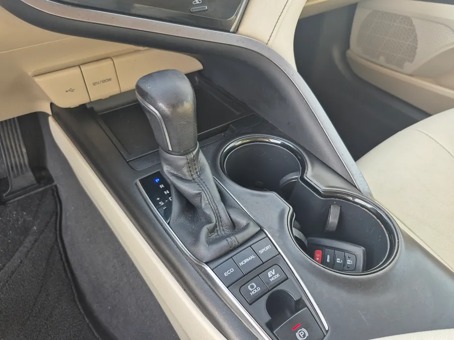 2022 Toyota Camry  GLEX 