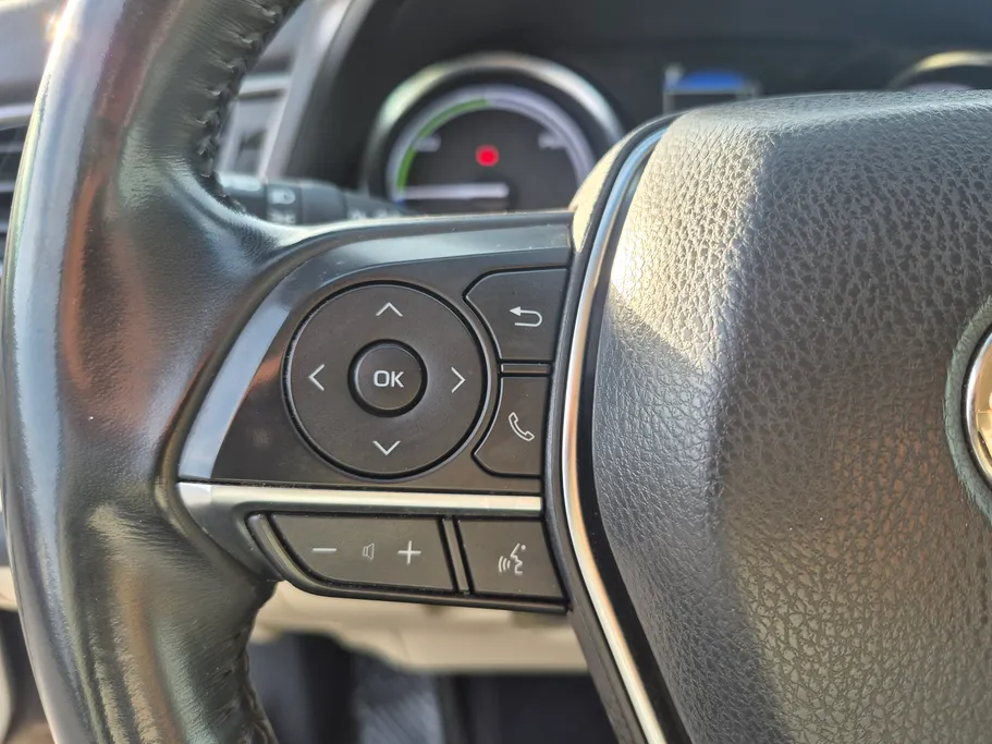 2022 Toyota Camry  GLEX 