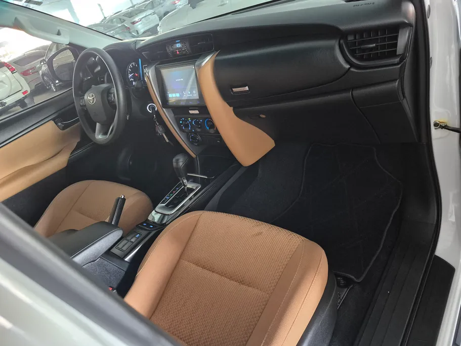 تويوتا فورتشنر GX 2024 