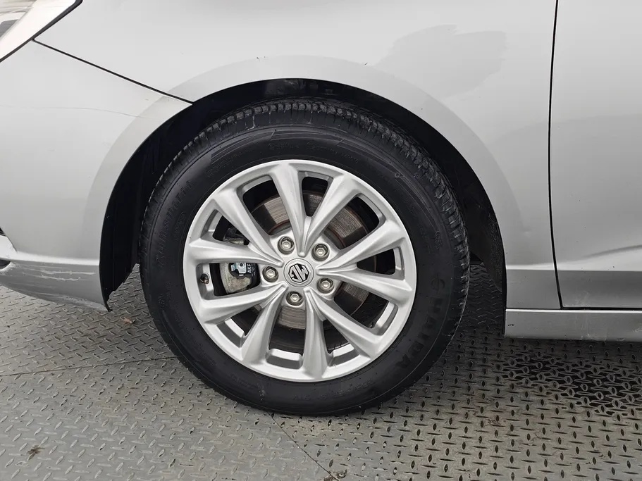 2022 ام جي 5 COM 