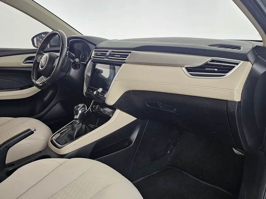 2022 ام جي 5 COM 