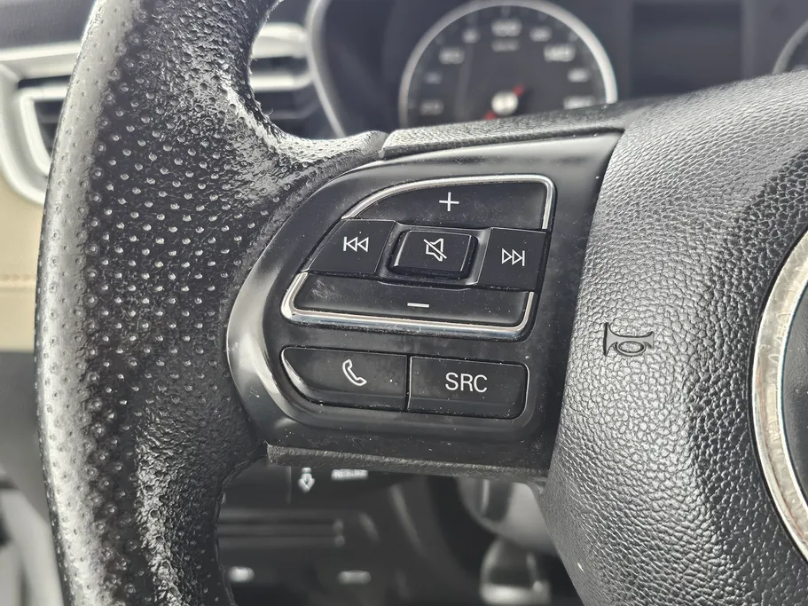 2022 ام جي 5 COM 