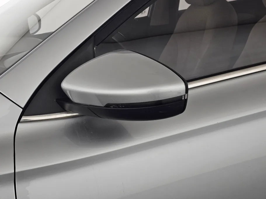 2022 ام جي 5 COM 