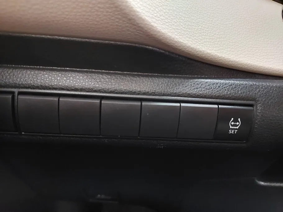 تويوتا كورولا XLI 2024 