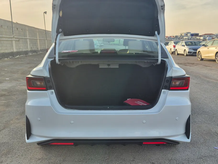 تويوتا يارس Y 2024 