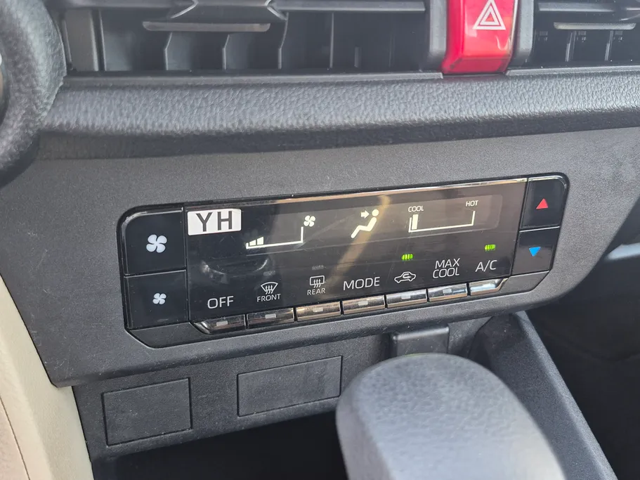 تويوتا يارس Y 2024 