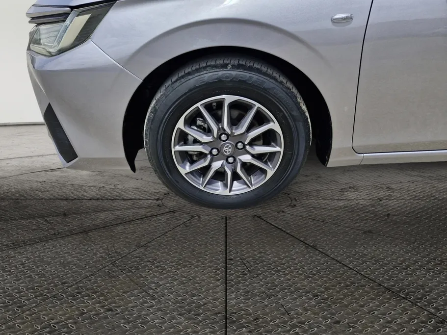 2024 Toyota Yaris  Y 