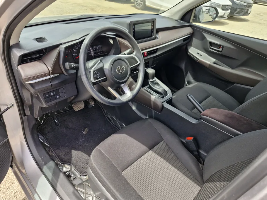 2024 Toyota Yaris  Y 