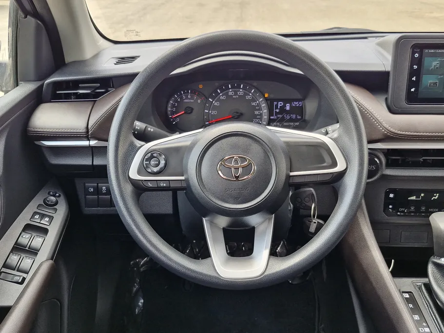 2024 Toyota Yaris  Y 