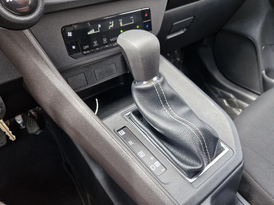 2024 Toyota Yaris  Y 