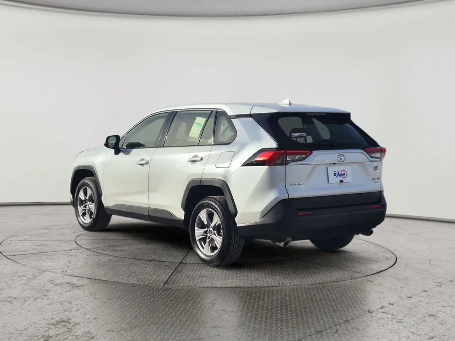 تويوتا راف فور LE 2023 