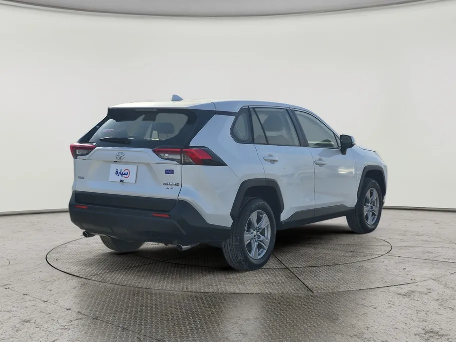 تويوتا راف فور LE 2023 