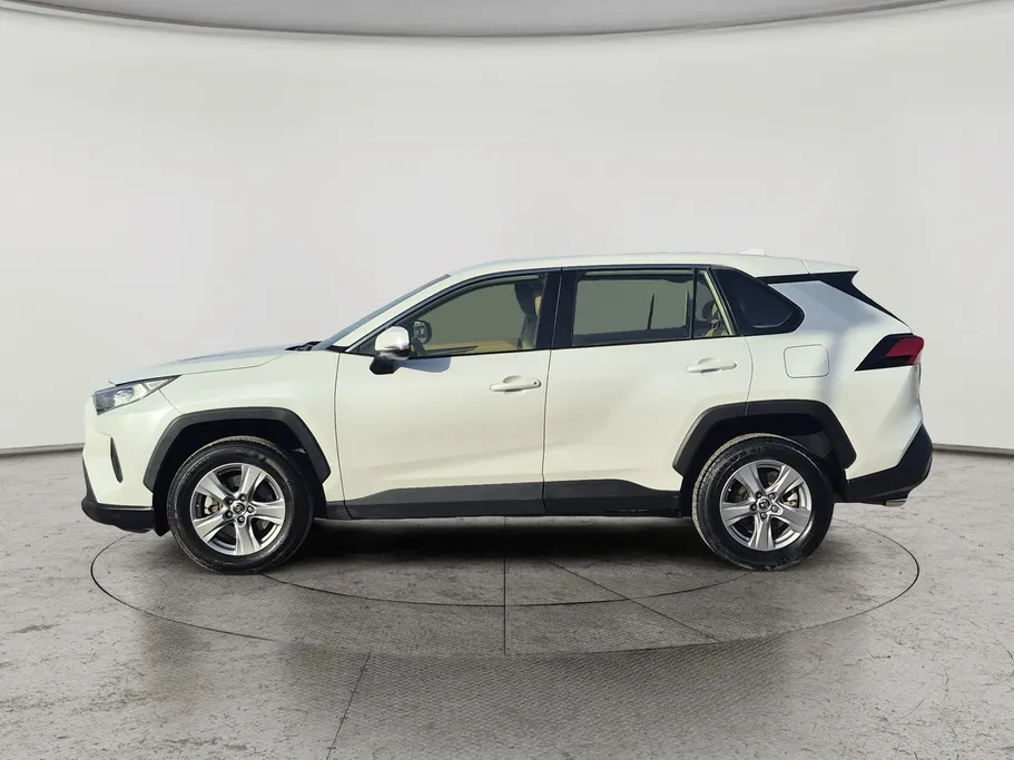 تويوتا راف فور LE 2023 