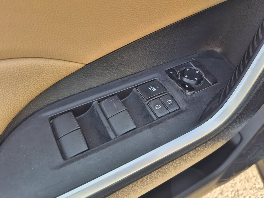 تويوتا راف فور LE 2023 